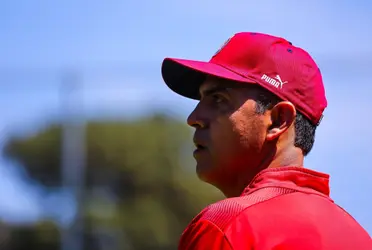 Chivas recibe a Pumas en un partido donde ambos están obligados a ganar.