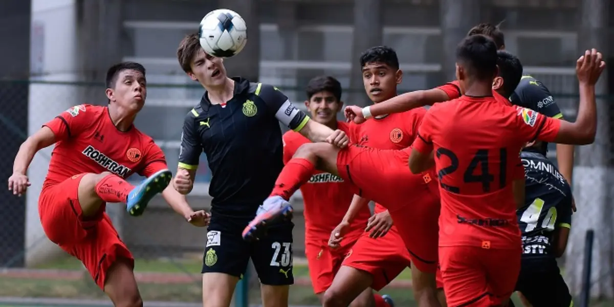 Chivas y Toluca también se enfrentaron este sábado en la categoría Sub-18.