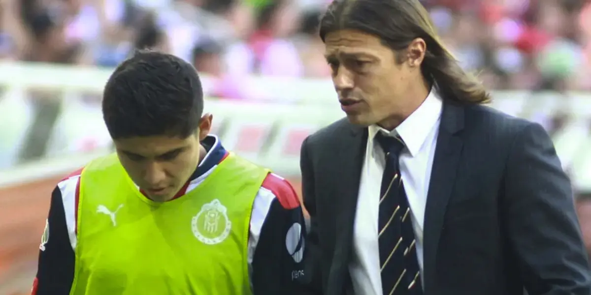 Chofis López platicando con Matías Almeyda / FOTO: MEXSPORT