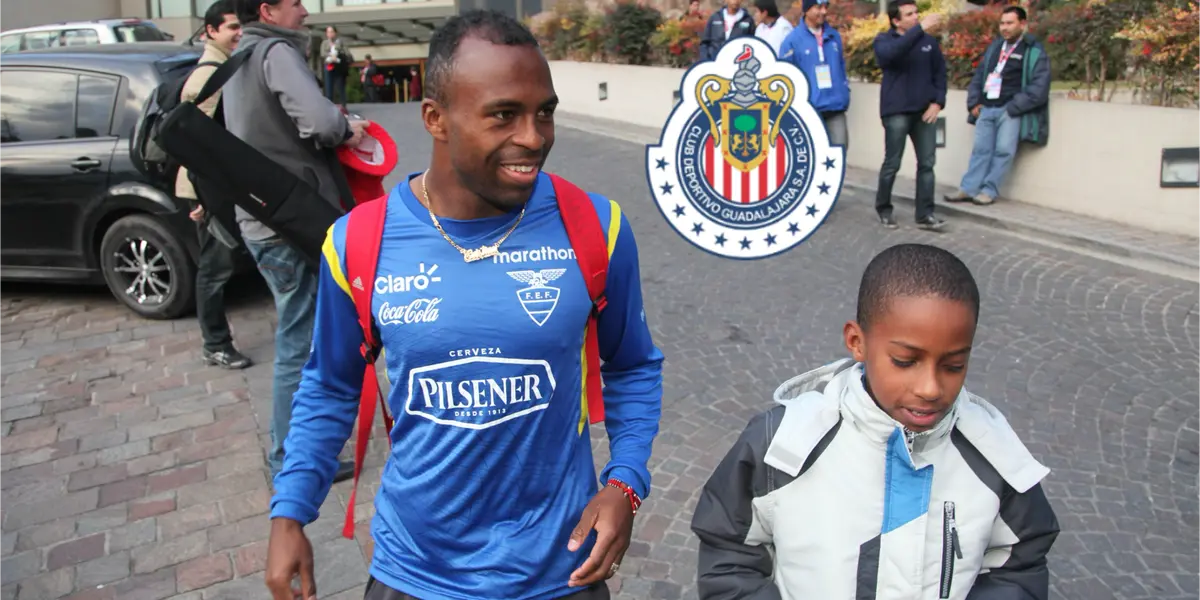 Chucho Benítez junto con su hijo en una práctica de Ecuador / Diego Pallero