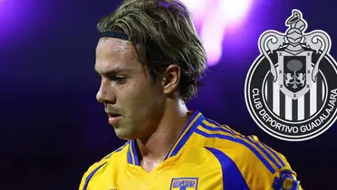 Córdova en partido, foto de Getty, con escudo de Chivas