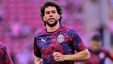 Cowell en partido. Foto: Chivas