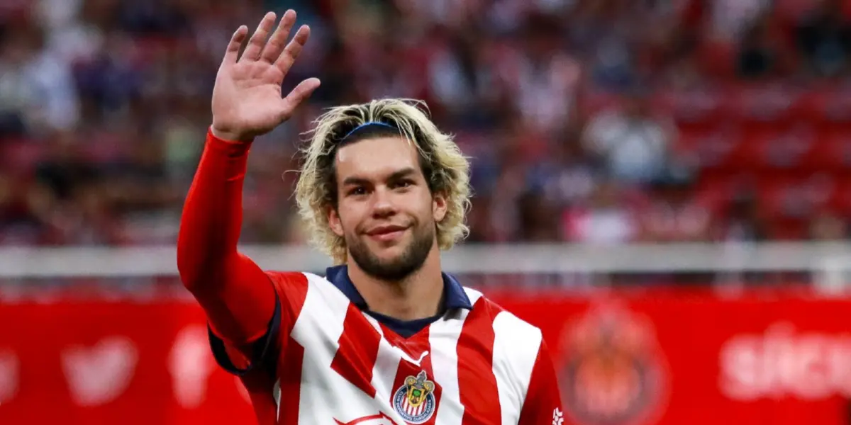 Cowell en partido. Foto: Récord