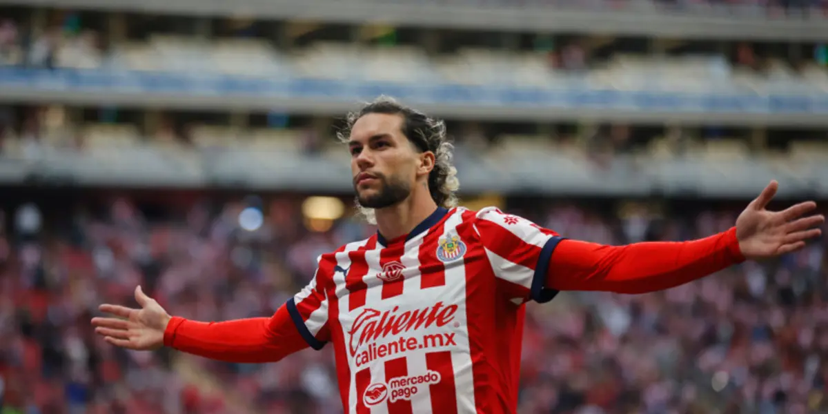 Cowell festejando. Foto: Chivas