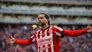 Cowell festejando. Foto: Chivas