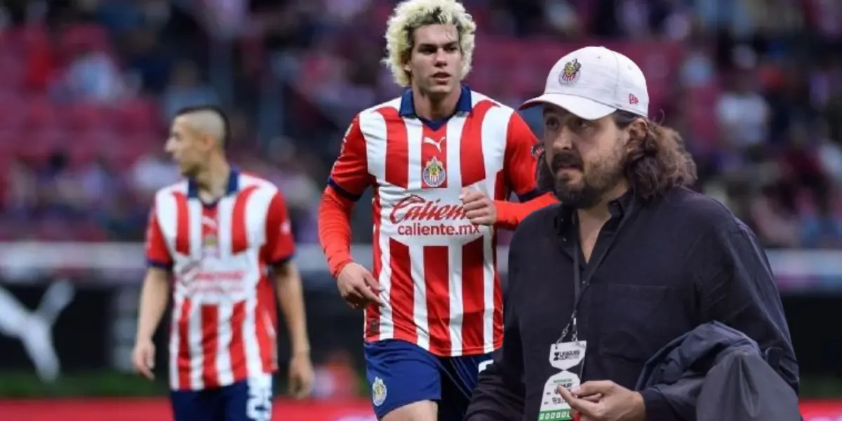 Cowell y Amaury en partido con Chivas