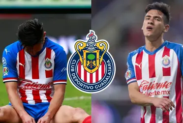 De rodillas volvió a pedir una oportunidad en Chivas tras haber sido echado del equipo.