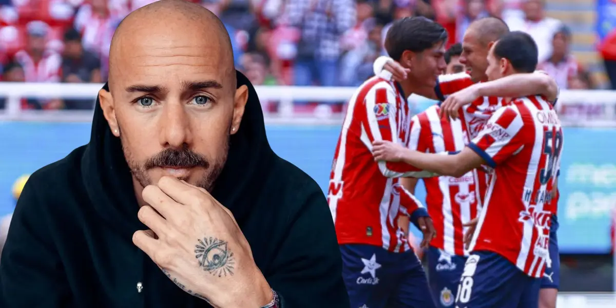 Diego Dreyfus y jugadores de Chivas (Foto tomada de: Instagram/MexSport)