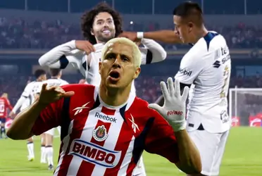 El Bofo bautista dejó humillado a César Huerta, el Chino volvió a ser el mismo de Chivas y el ídolo rojiblanco le dejó tremendo recadito