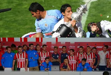 El campeón con Chivas en la temporada 86-87 habló acerca de la medida de regalar entradas.