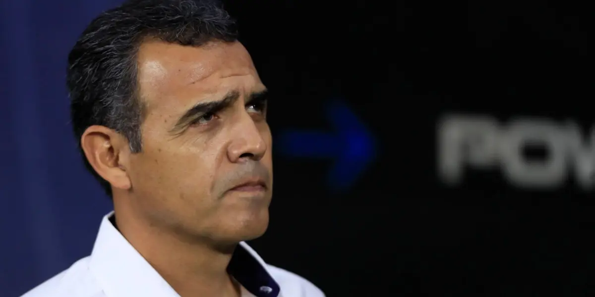 El futuro del timonel rojiblanco es incierto