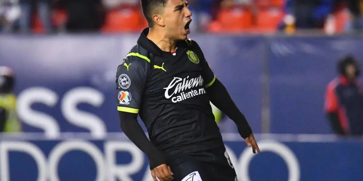 El "Nene" salió a dialogar con la afición reunida afuera del hotel del equipo.