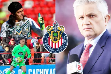 El periodista John Sutcliffe destapó quién podría convertirse en el nuevo portero de Chivas.