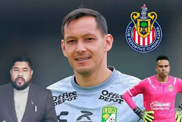 El técnico argentino gusta de guardametas que sepan jugar bien por alto y con lo pies, algo en que ningún portero de los que tiene hoy Chivas se especializa demasiado