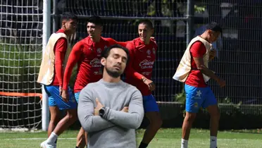 Espinoza tuvo que borrar a un elemento de Chivas porque ignoró su instrucción | Foto: Especial