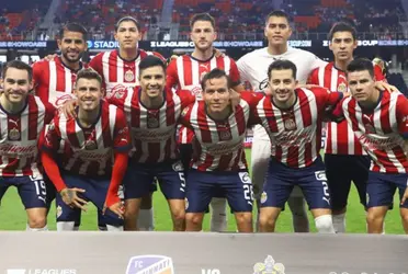 Este futbolista tendría que irse hoy mismo de Chivas, es una increíble lo que cobra.