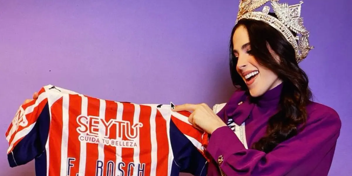 Fátima con el Jersey. Foto: Chivas