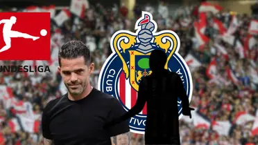 Fernando Gago observa un partido de la Liga MX dirigiendo a Chivas en el Clausura 2024