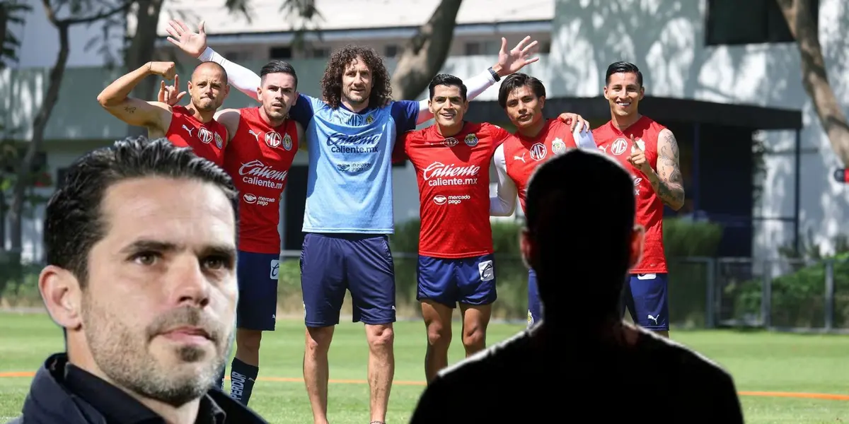 Fernando Gago y en el fondo jugadores de Chivas y su auxiliar / Foto Getty