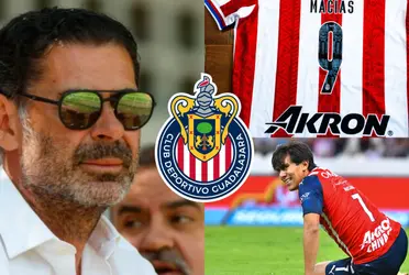 Fernando Hierro no espera a José Juan Macías y ya tendría nuevo delantero en Chivas.
