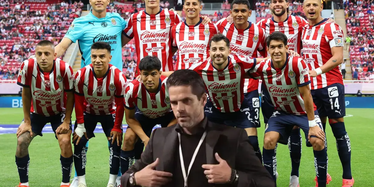 Gago con los jugadores de Chivas en la foto