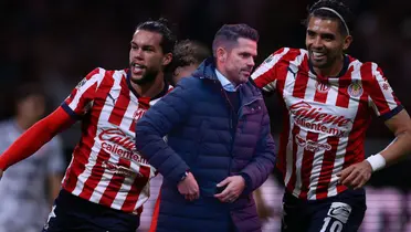 Gago con Marín y Cowell/FOTO: X Chivas