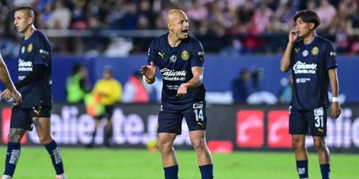 García Junyent lo regresó a la titularidad, pero se arrepentería por su rendimiento y lo dejaría de nuevo en la banca | Foto: Cancha