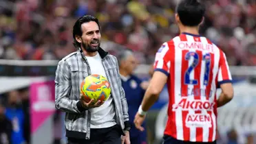 Gerardo Espinoza cometió un gran error en el Clásico Nacional | foto: TV Azteca
