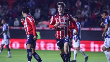González celebrando. Foto: Chivas