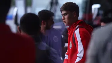 González en viaje. Foto: Chivas