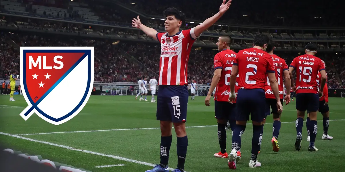 Guti y jugadores de Chivas festejando un gol