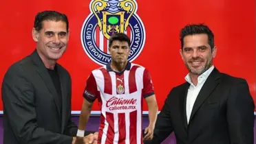 Hierro, Gago y Guti frente al escudo de Chivas