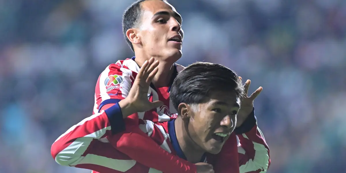 Hugo Camberos y Yael Padilla, de las jóvenes joyas de Chivas | Foto: Mexsport