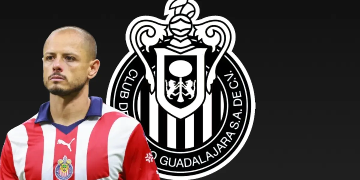 Javier Hernández junto al escudo de Chivas / FOTO GETTY IMAGES