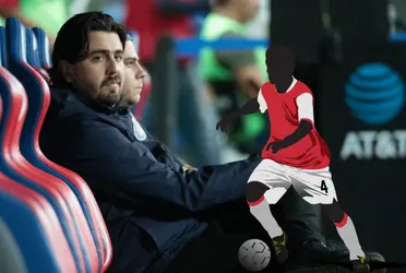 Javier Hernández y Carlos Vela ya han defendido los colores de Chivas en el pasado