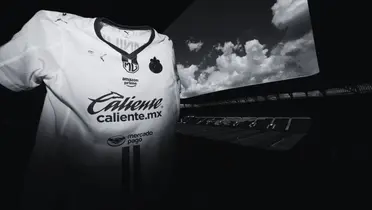 Jersey previo a partido. Foto: Chivas