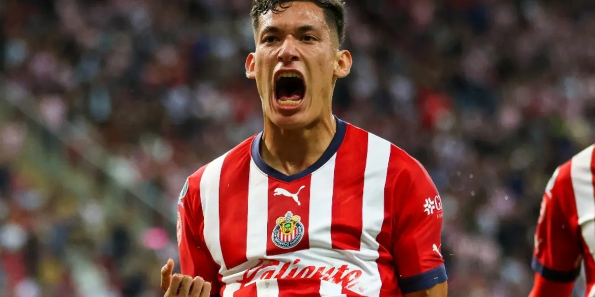 Jesús Orozco festejando gol con el combinado de las Chivas /Fútbol Total