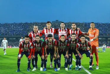 José Juan Macías regresó a la actividad con Chivas antes de lo esperado.