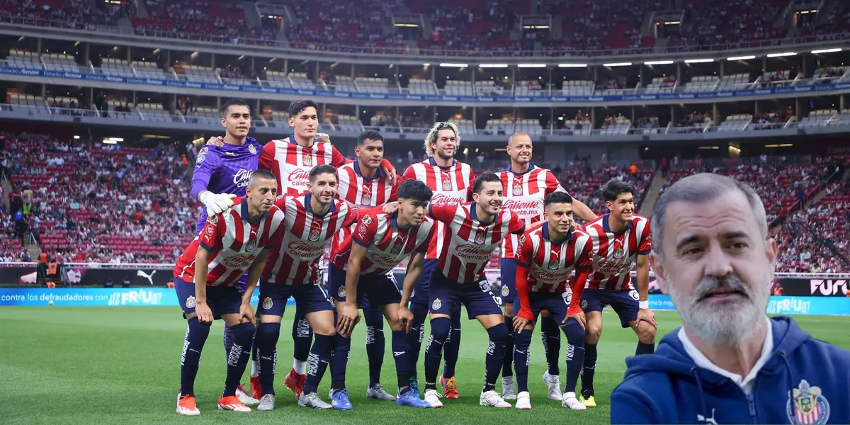 Juan Carlos Martínez con los jugadores de Chivas/FOTO: Twitter Chivas