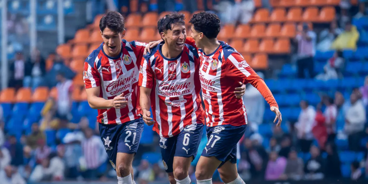 Jugadores celebrando. Foto: Chivas