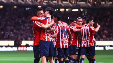 Jugadores celebrando. Foto: Chivas