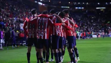 Jugadores celebrando. Foto: Chivas