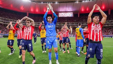 Jugadores celebrando. Foto: Chivas