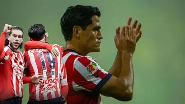 Jugadores de Chivas celebrando con Chapito/FOTO: Récord