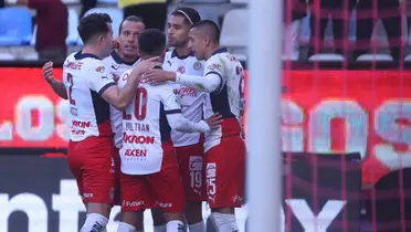 Jugadores de Chivas celebrando el gol del Piojo/FOTO: X Chivas