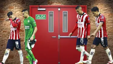 Jugadores de Chivas en la puerta de salida