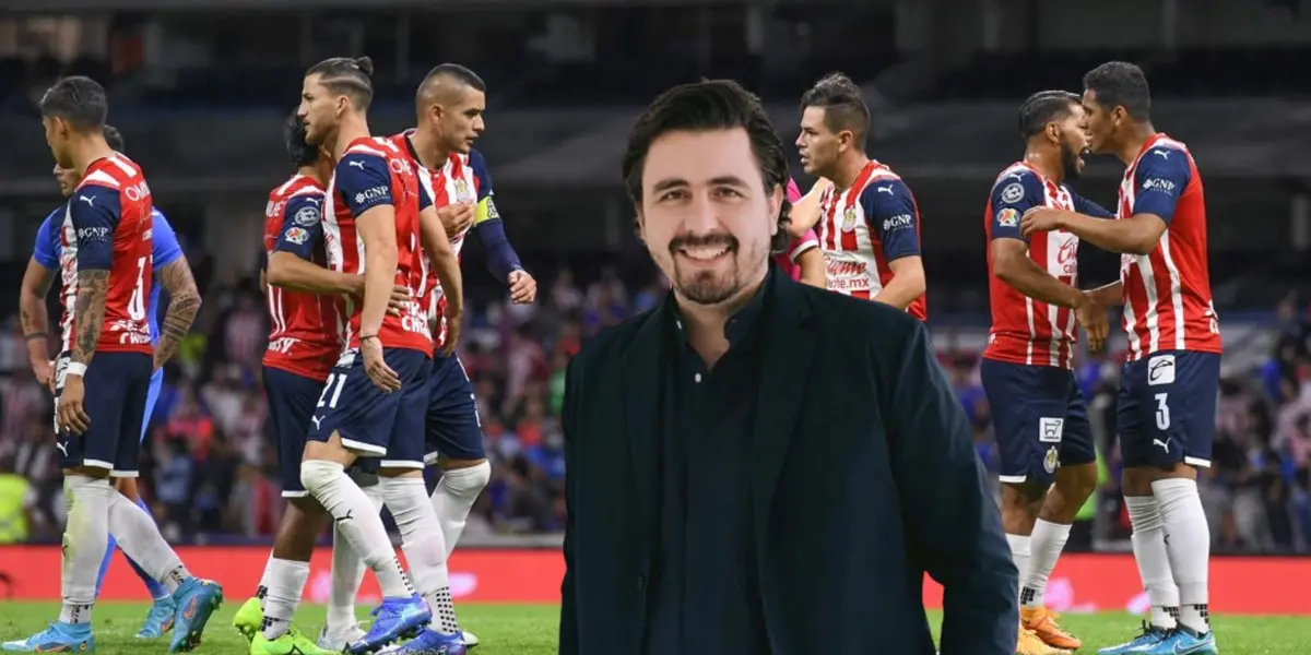 Jugadores de Chivas en un partido y Amaury Vergara