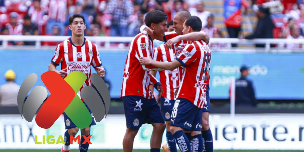 Jugadores de Chivas (Foto tomada de: MexSport/Wikipedia)