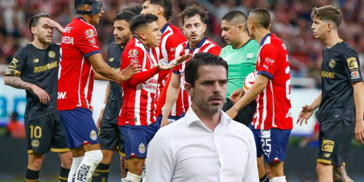 Jugadores de Chivas protestando en el duelo vs Toluca y Fernando Gago