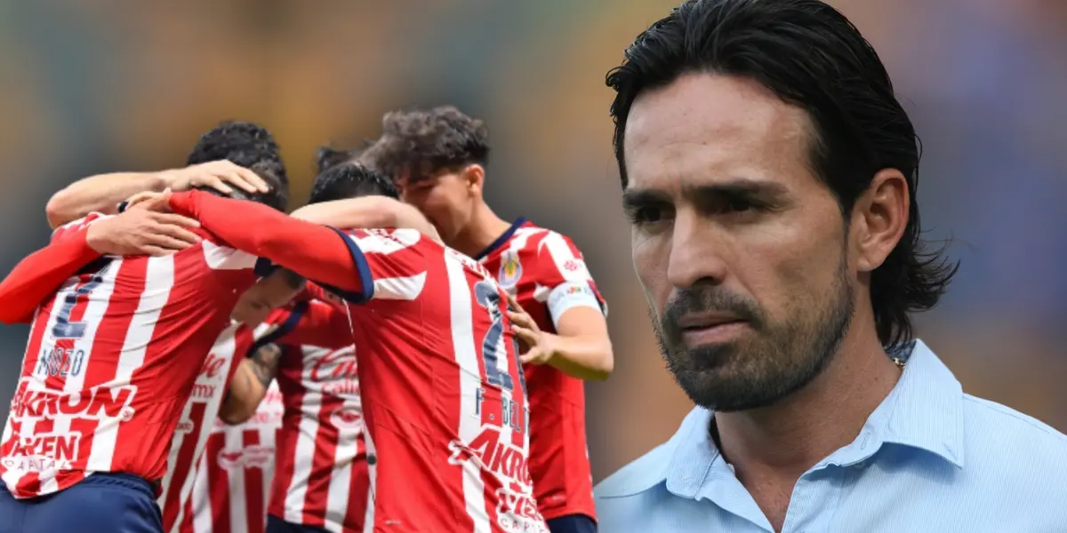 Jugadores de Chivas y Gerardo Espinoza (Foto: MEXSPORT)